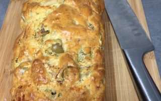cake salé poulet rôti, olives vertes