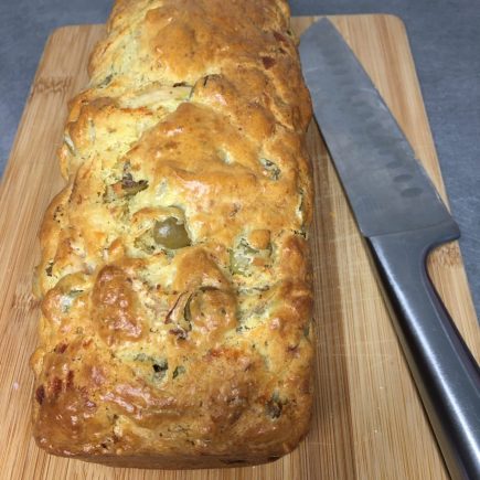 cake salé poulet rôti, olives vertes