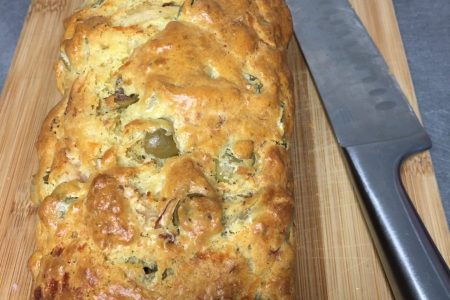 cake salé poulet rôti, olives vertes