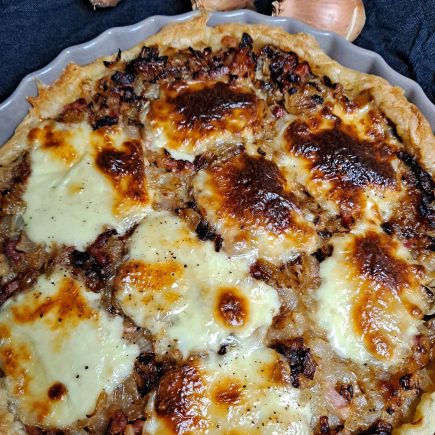 tarte à l'oignon et mozzarella