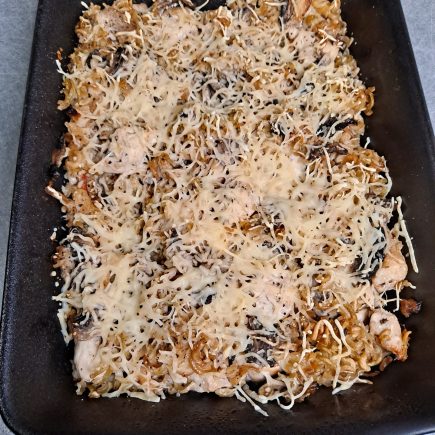 Gratin de pates au poulet et aux champignons
