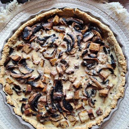 tarte végane aux champignons et au tofu