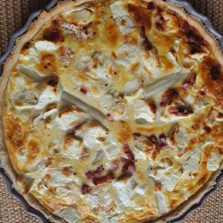 quiche asperges, chèvre frais et lardons
