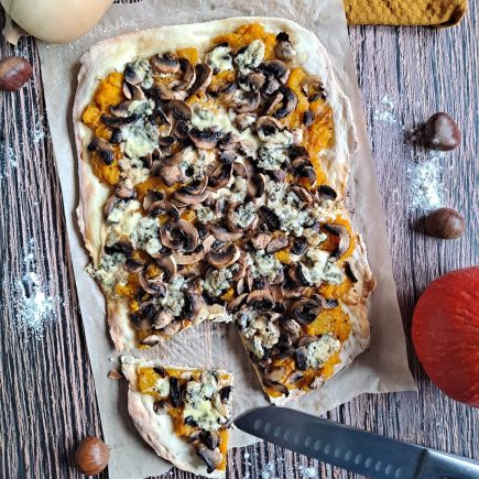 Pizza butternut, champignon et roquefort